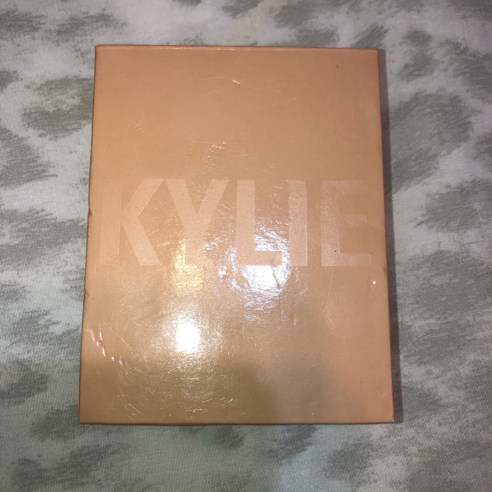 Kylie Jenner Highligher